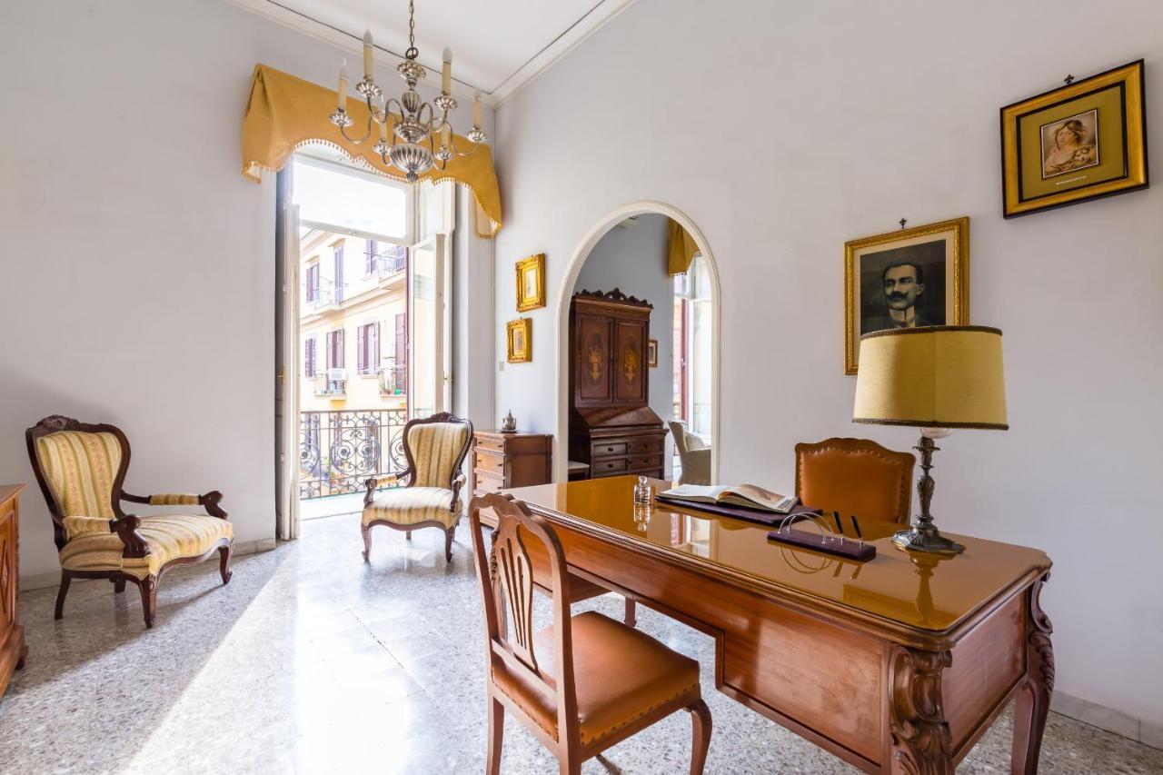 Rettifilo Family Apartment By Wonderful Italy Наполи Екстериор снимка