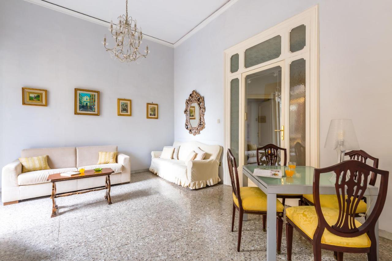 Rettifilo Family Apartment By Wonderful Italy Наполи Екстериор снимка